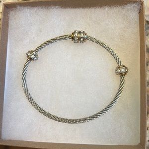 Silver cable bracelet with magnetic closure